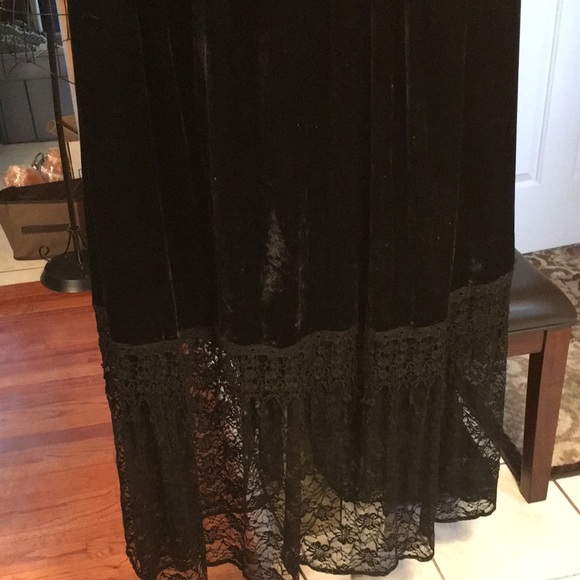NWOT Priestess Robe, purchased brand new in Salem, Massachusetts - Picture 11 of 16